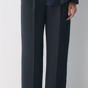 Aritzia black Women's Trousers